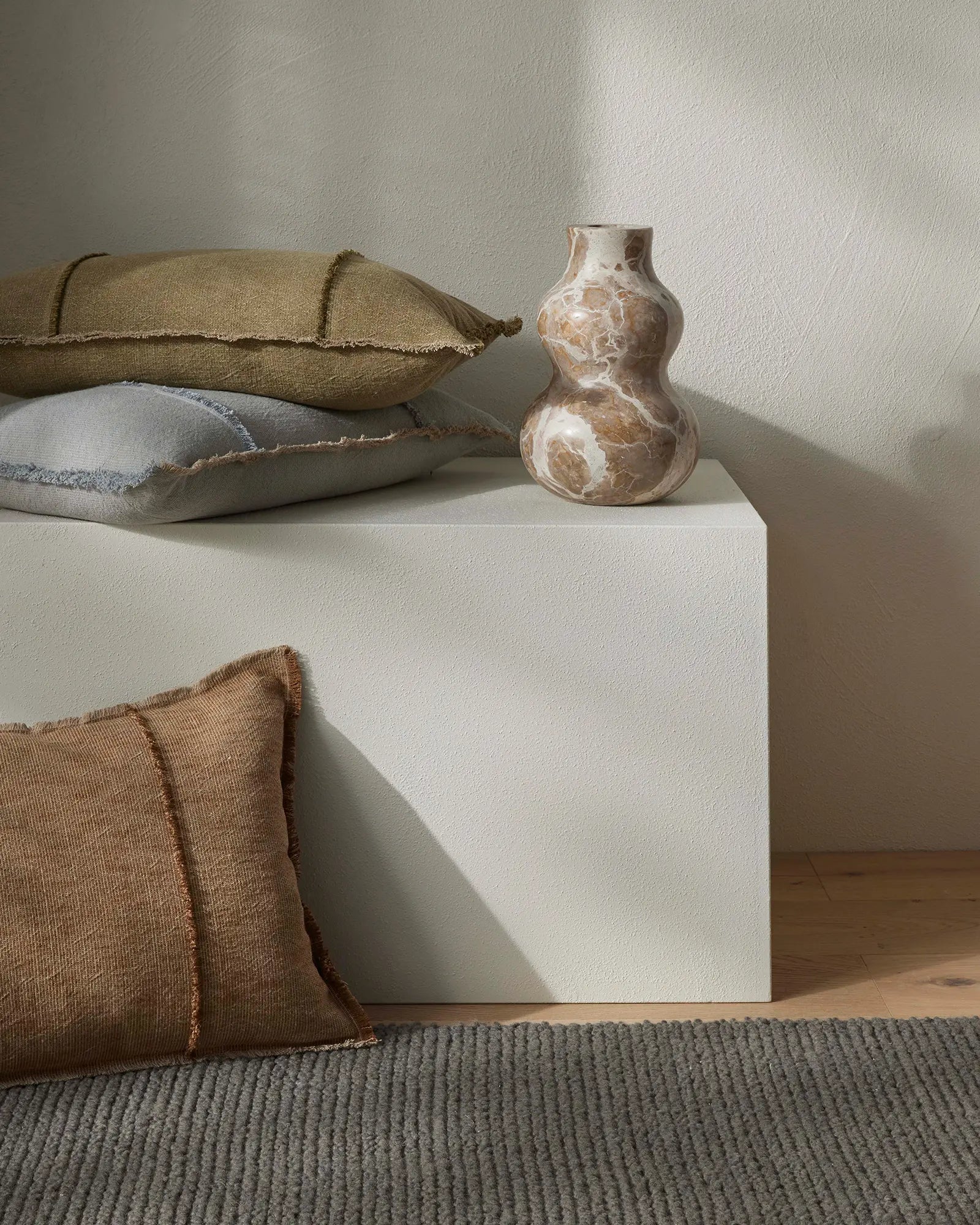 adela raw fringe linen