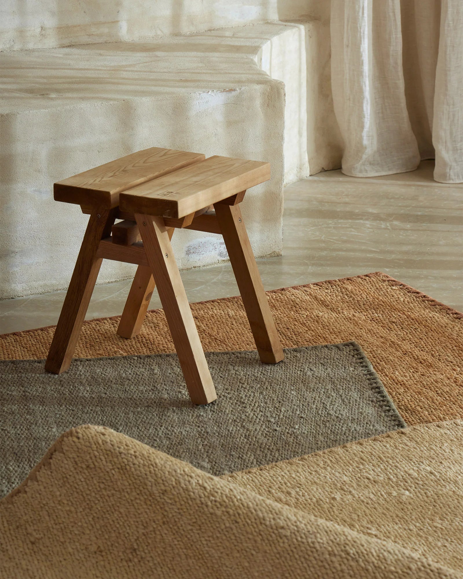 monroe feature rug