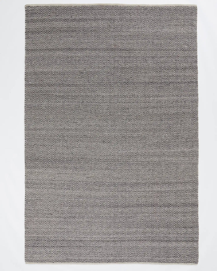 Matterhorn Tar rug, 200x300cm, grey wool-cotton blend chevron weave with cotton braided edge by Weave Home
